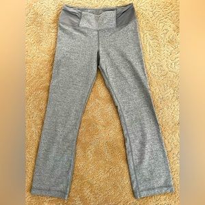 Lululemon Women’s Cropped Leggings 24” - Size 6